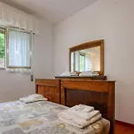 Appartement 1 Bedroom Awesome In San Saturnino