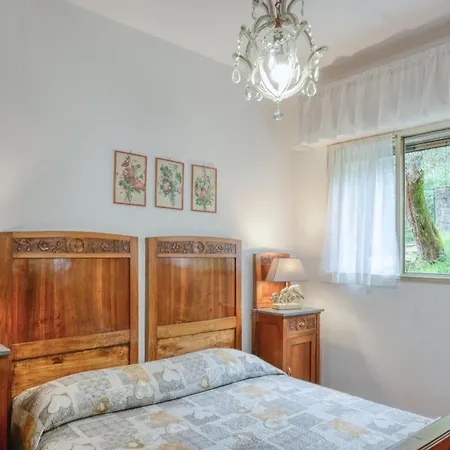 1 Bedroom Awesome In San Saturnino Bracco