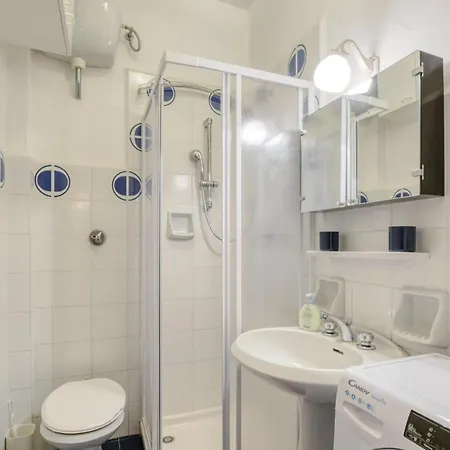 1 Bedroom Awesome In San Saturnino Bracco