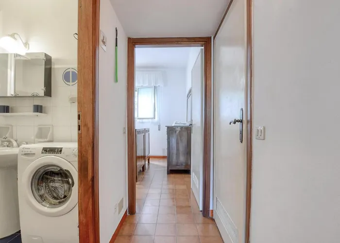 아파트 1 Bedroom Awesome In San Saturnino Bracco
